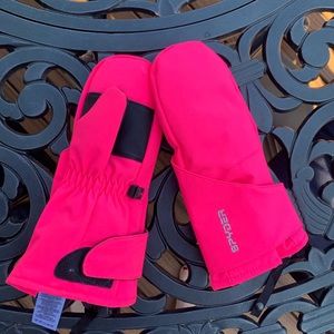 Girls Spyder ski gloves